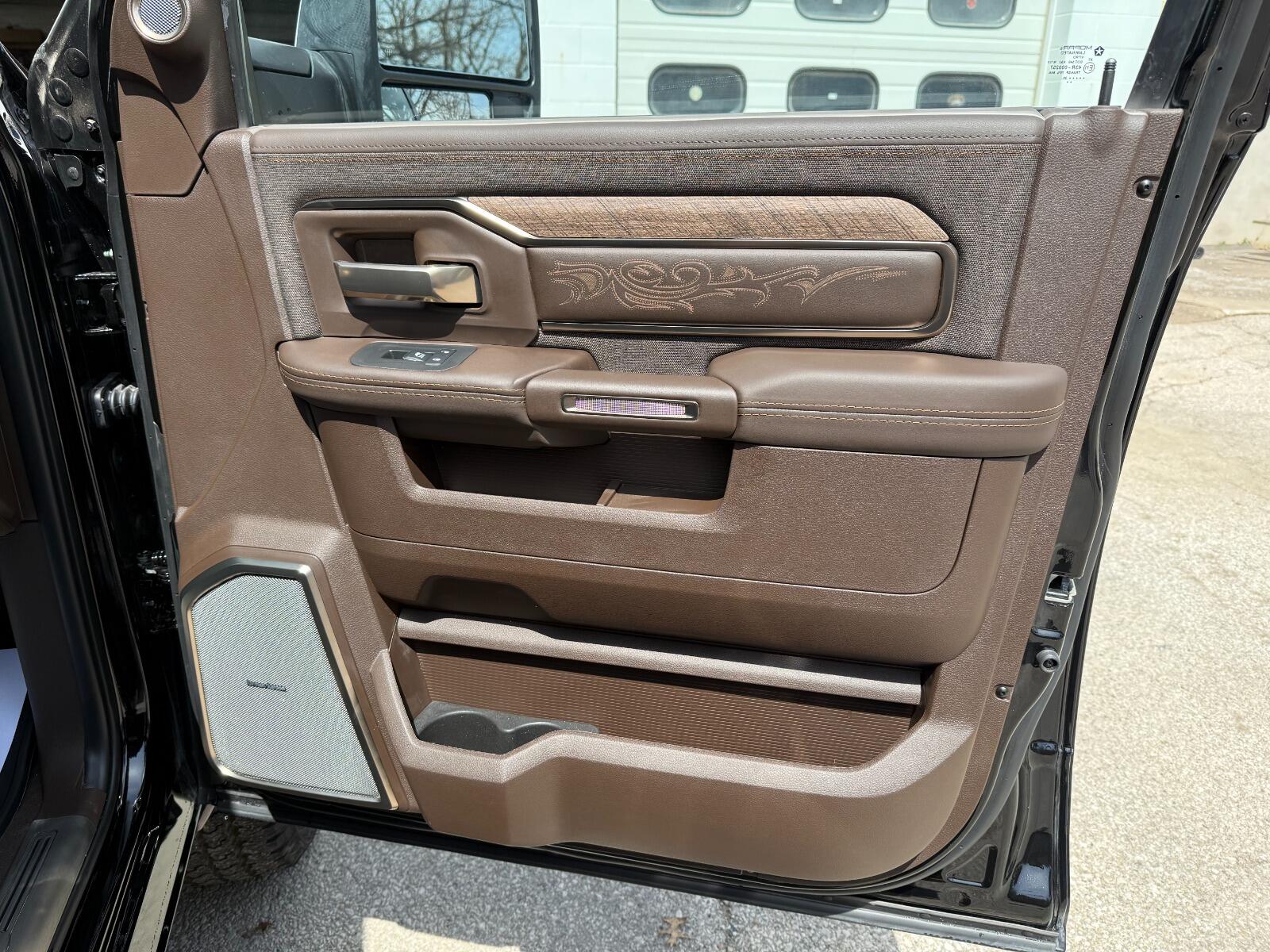 2025 RAM 2500 Limited - Photo 20