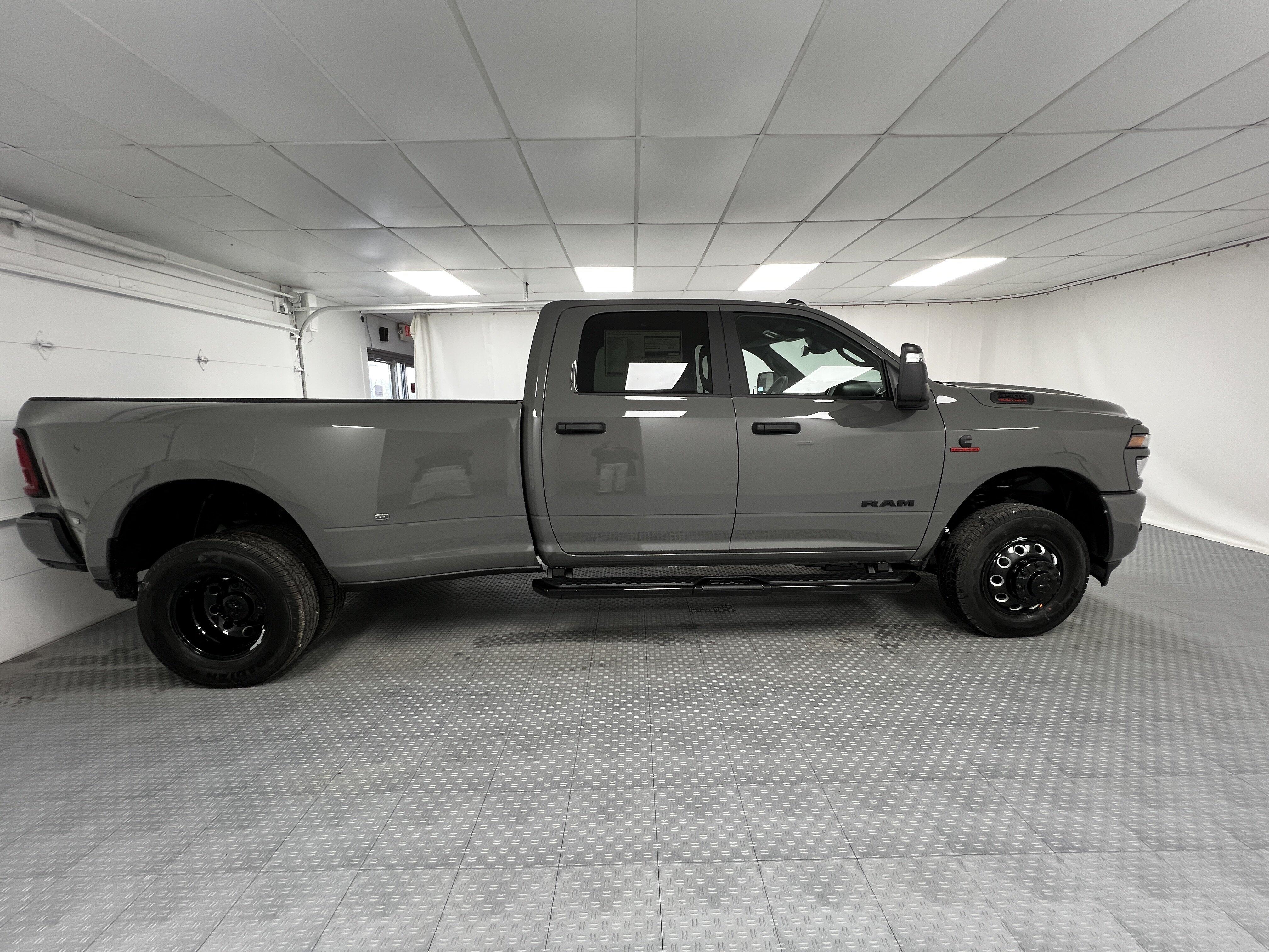 2027 RAM Ram 3500 Pickup Big Horn - Photo 8