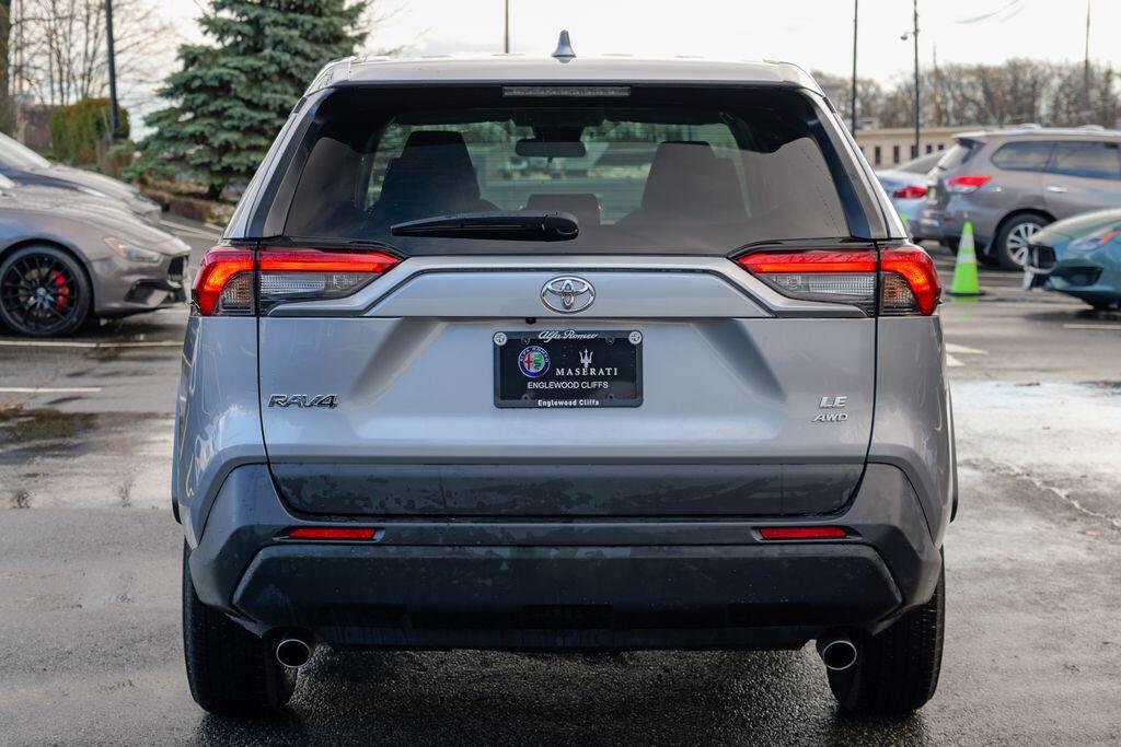 2024 Toyota RAV4 LE - Photo 6
