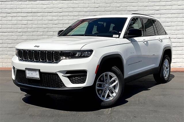 2025 Jeep Grand Cherokee Laredo's photo