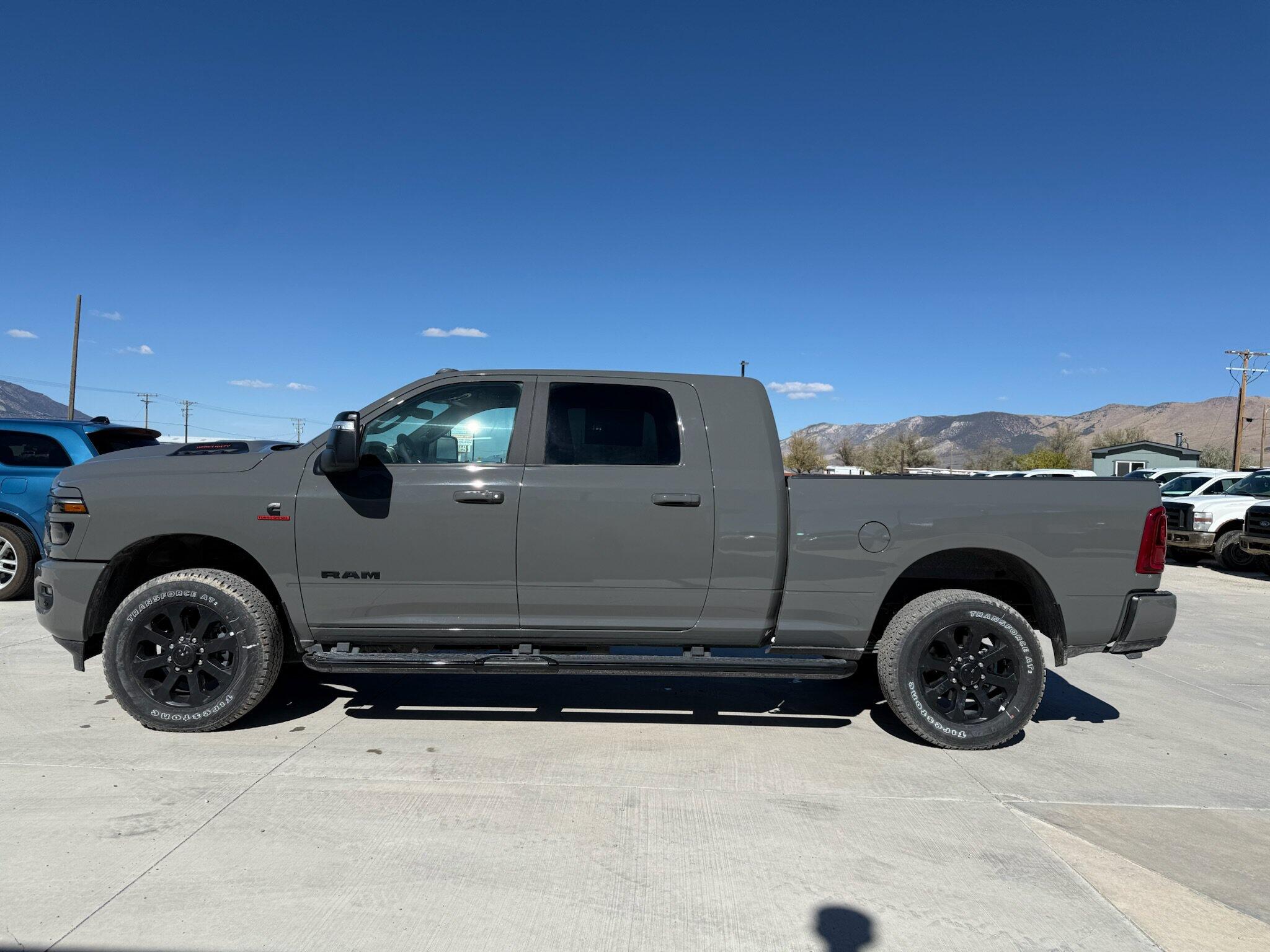 2026 RAM 3500 Laramie - Photo 8