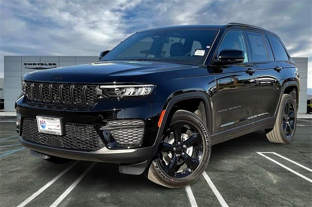 2025 Jeep Grand Cherokee Altitude's photo