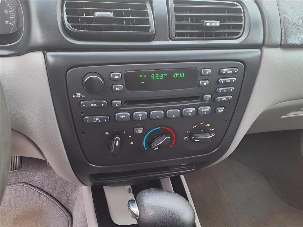 2002 Ford Taurus SES Deluxe - Photo 8