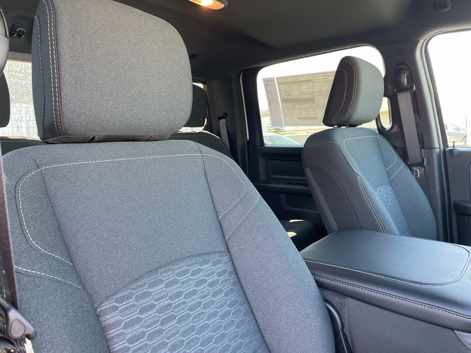 2025 RAM 2500 Tradesman - Photo 24