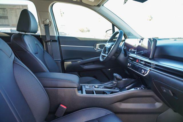 2026 Kia Sorento EX - Photo 9
