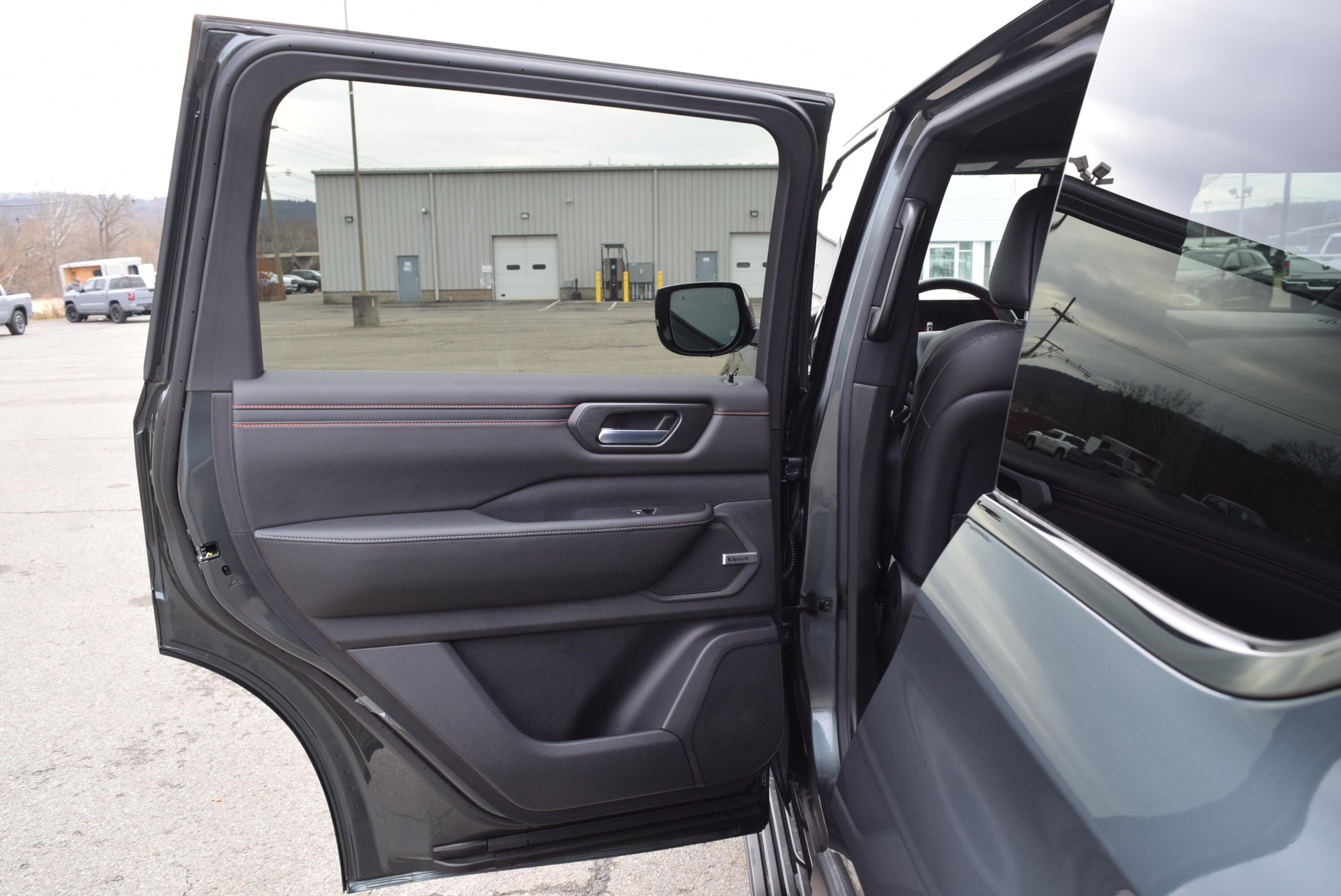 2025 Nissan Armada PRO-4X - Photo 10