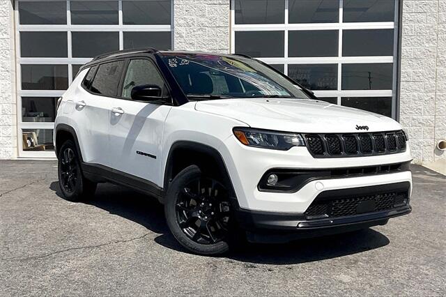 Used 2023 Jeep Compass Altitude with VIN 3C4NJDBN7PT500186 for sale in Indio, CA