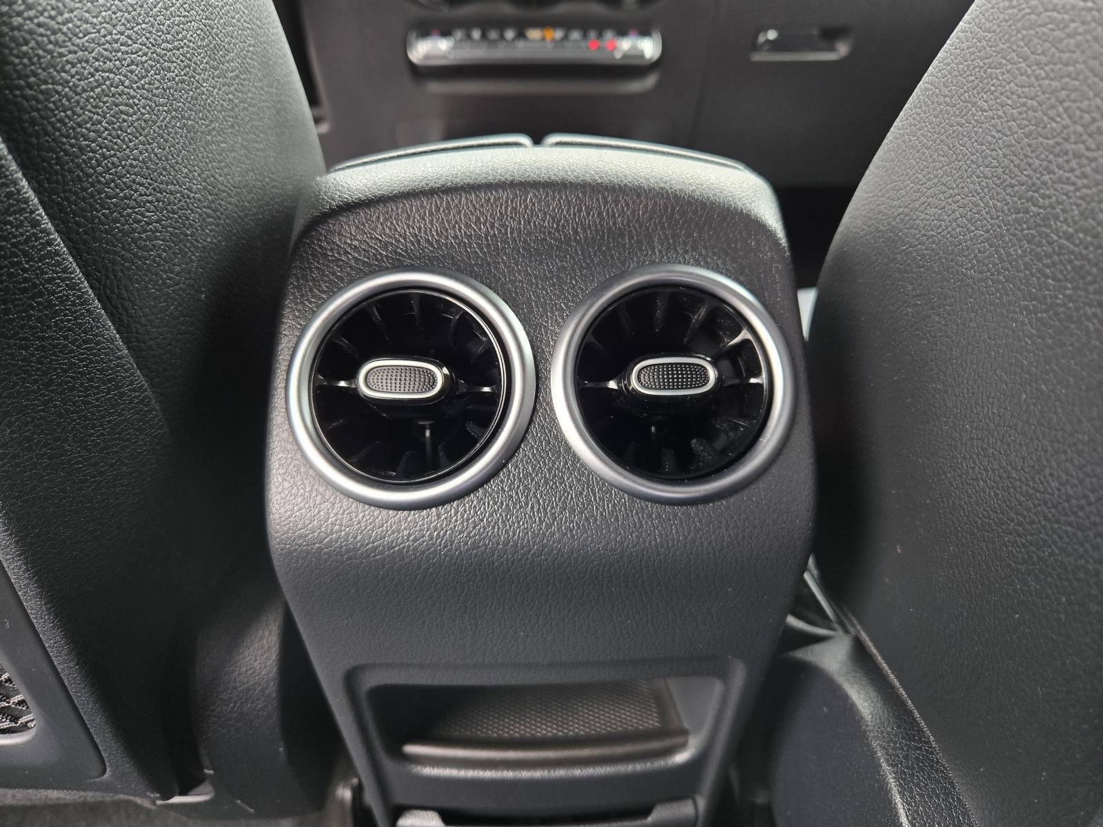 2022 Mercedes-Benz GLB Base - Photo 27