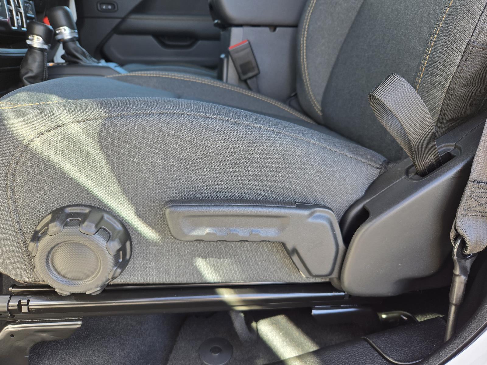 2025 Jeep Wrangler 4-Door Sahara - Photo 27