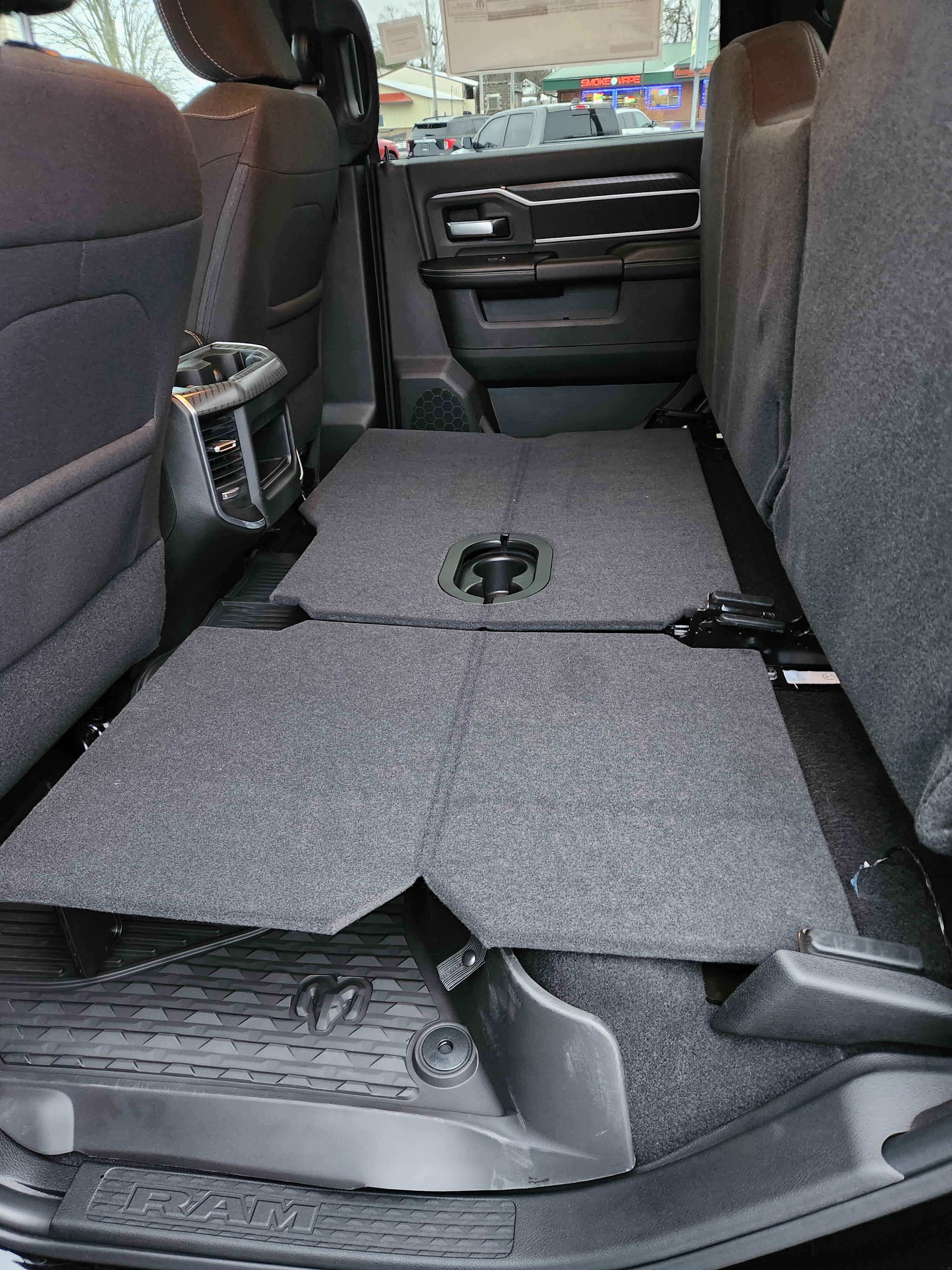 2026 RAM 3500 Big Horn - Photo 10