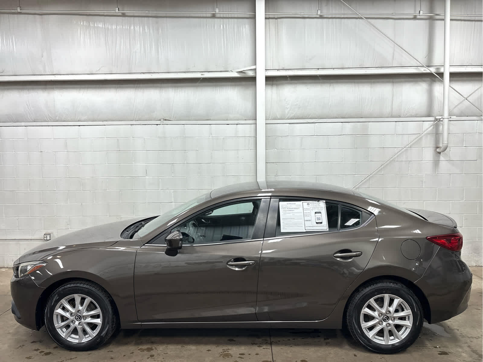 Used 2014 Mazda MAZDA3 i Touring with VIN JM1BM1V77E1105953 for sale in Wilmington, OH