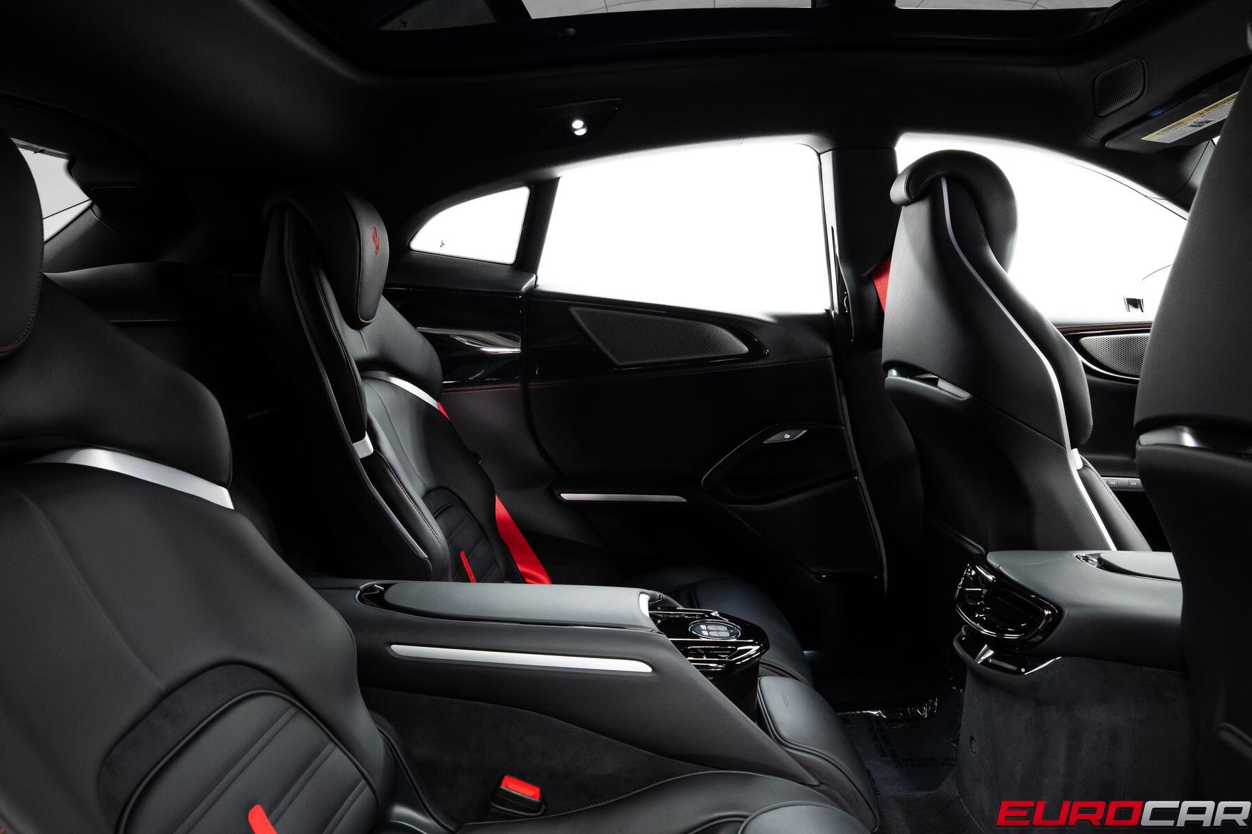 2025 Ferrari Purosangue *HUGE CARBON EXTERIOR OPTIONS * PANORAMIC SUNROOF*Image 45