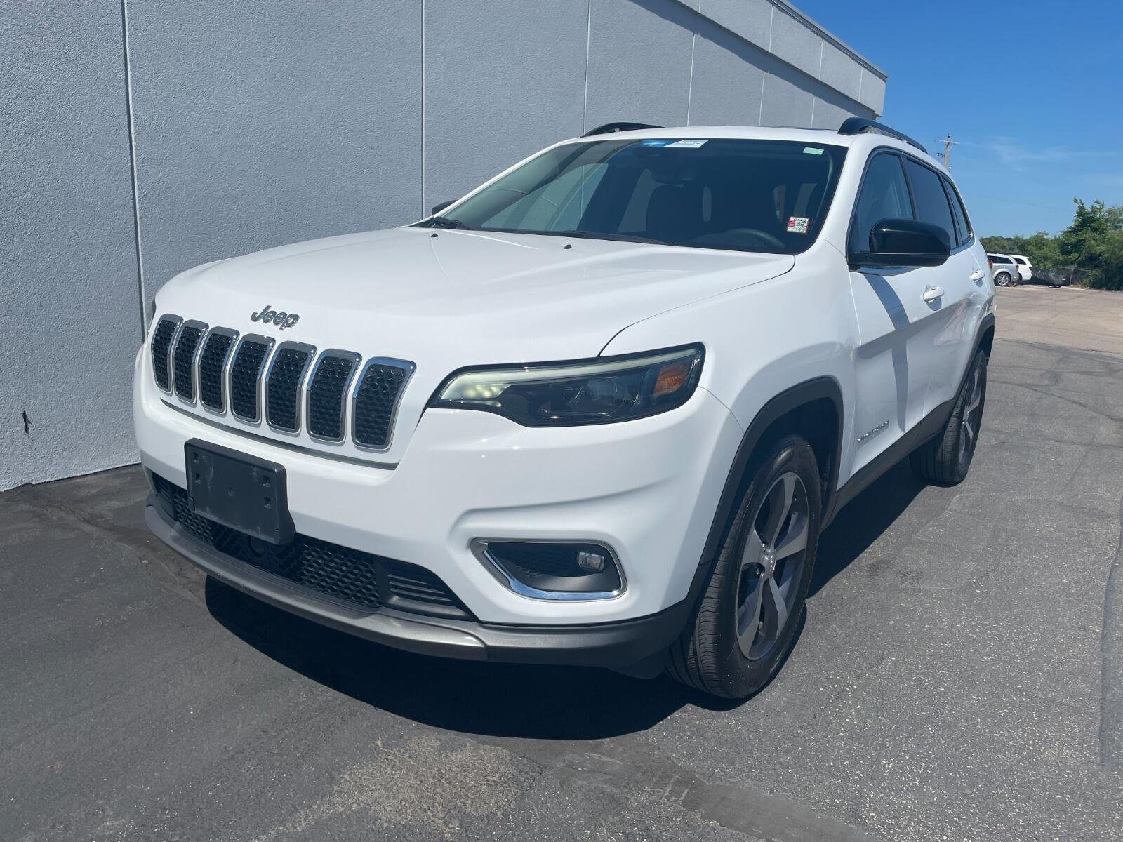 Used 2022 Jeep Cherokee Limited with VIN 1C4PJMDX3ND524995 for sale in Kansas City