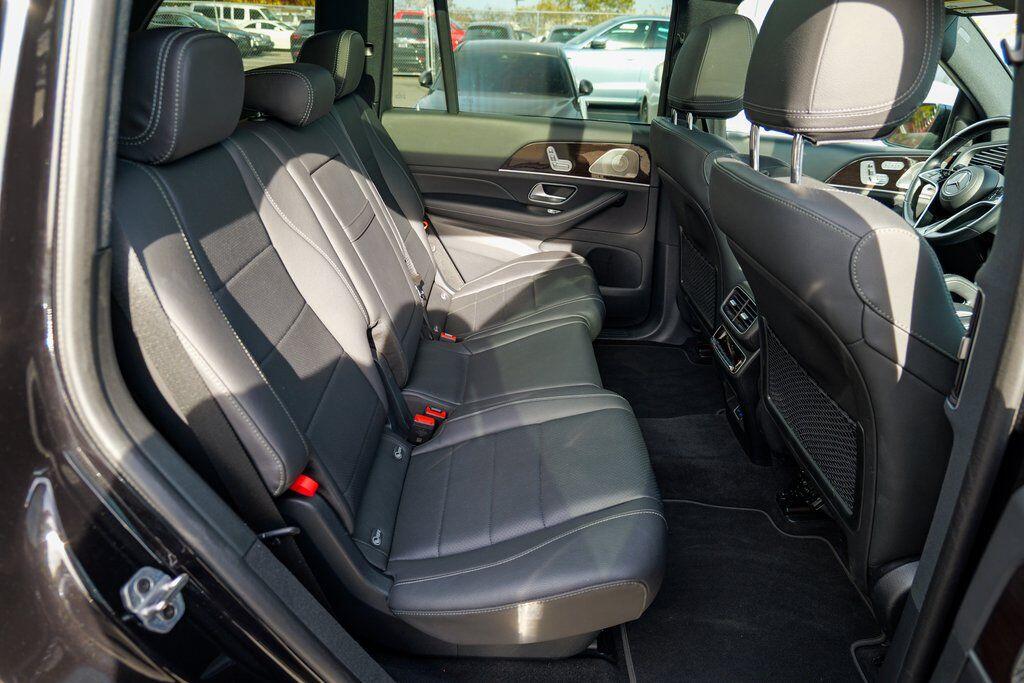 2025 Mercedes-Benz GLS Base - Photo 31