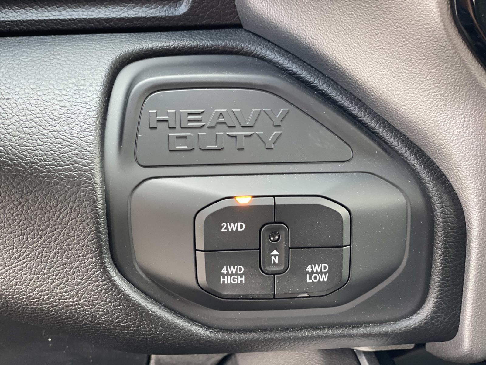 2026 RAM 3500 Laramie - Photo 17