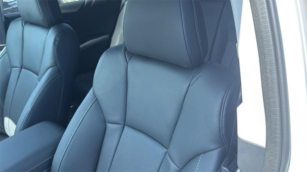 2025 Subaru Outback Touring's photo