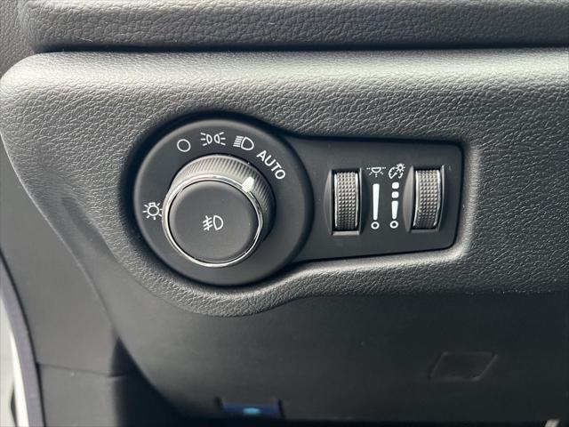 2026 Chrysler Pacifica Select - Photo 20