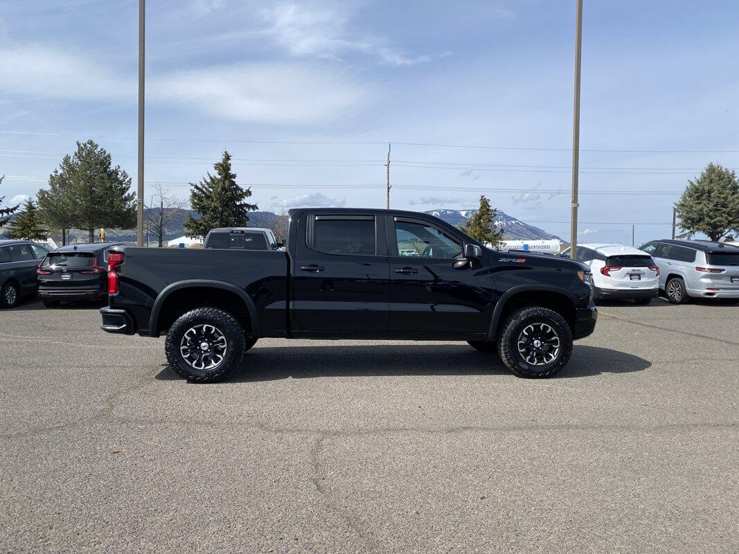Used 2024 Chevrolet Silverado 1500 ZR2 with VIN 3GCUDHE89RG158185 for sale in Island City, OR