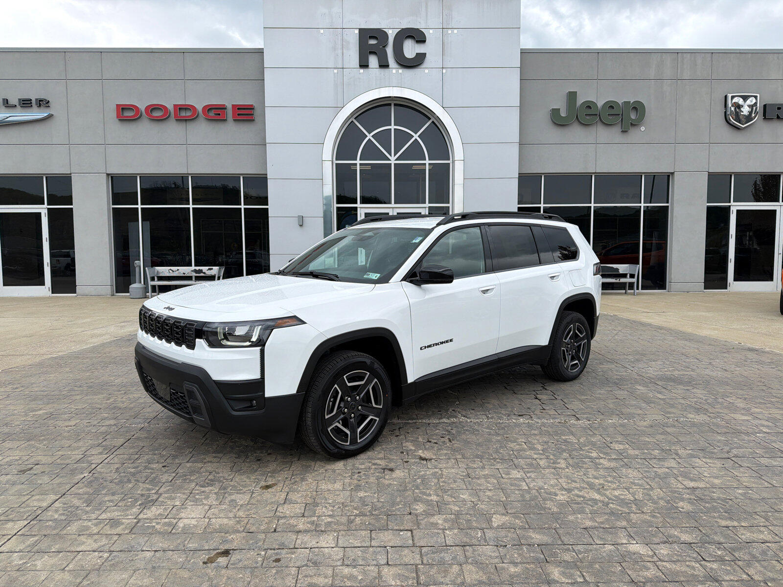 2026 Jeep Cherokee Limited HEV 4X4's photo
