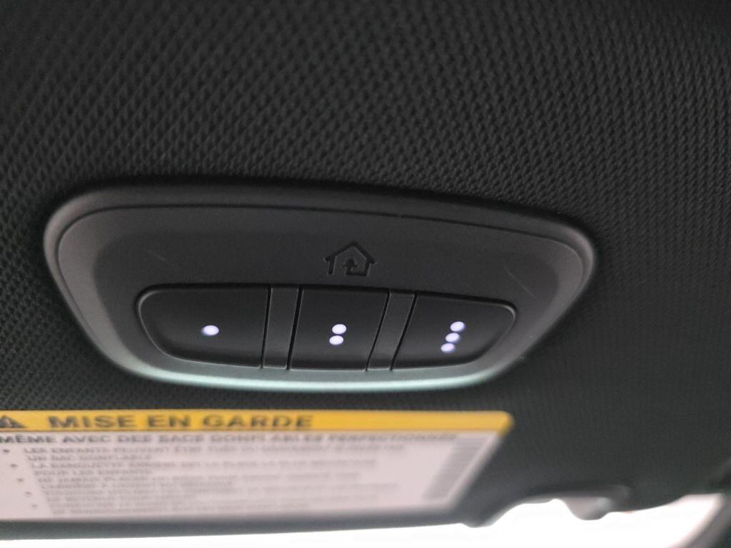2026 Chrysler Pacifica Select - Photo 23