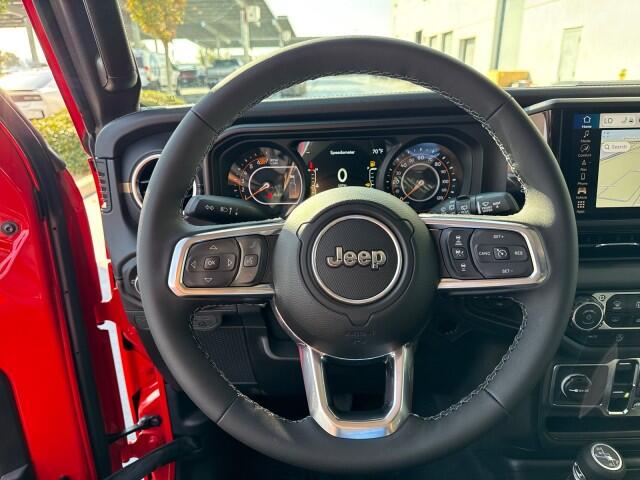 2025 Jeep Wrangler 4-Door Sahara - Photo 13