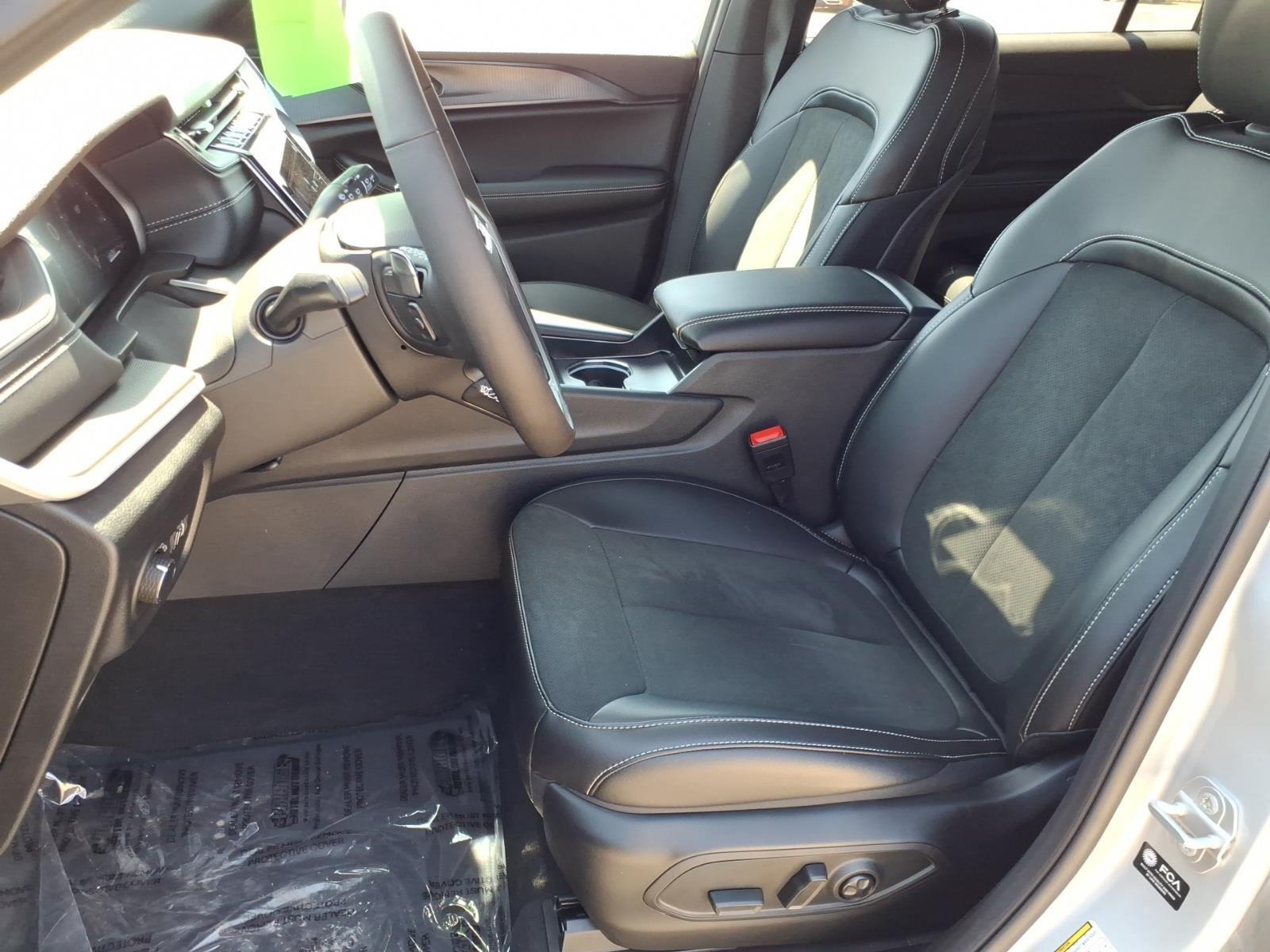 2025 Jeep Grand Cherokee L Altitude - Photo 12