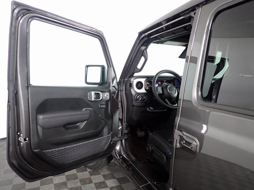 2025 Jeep Wrangler 4-Door Sport S - Photo 17
