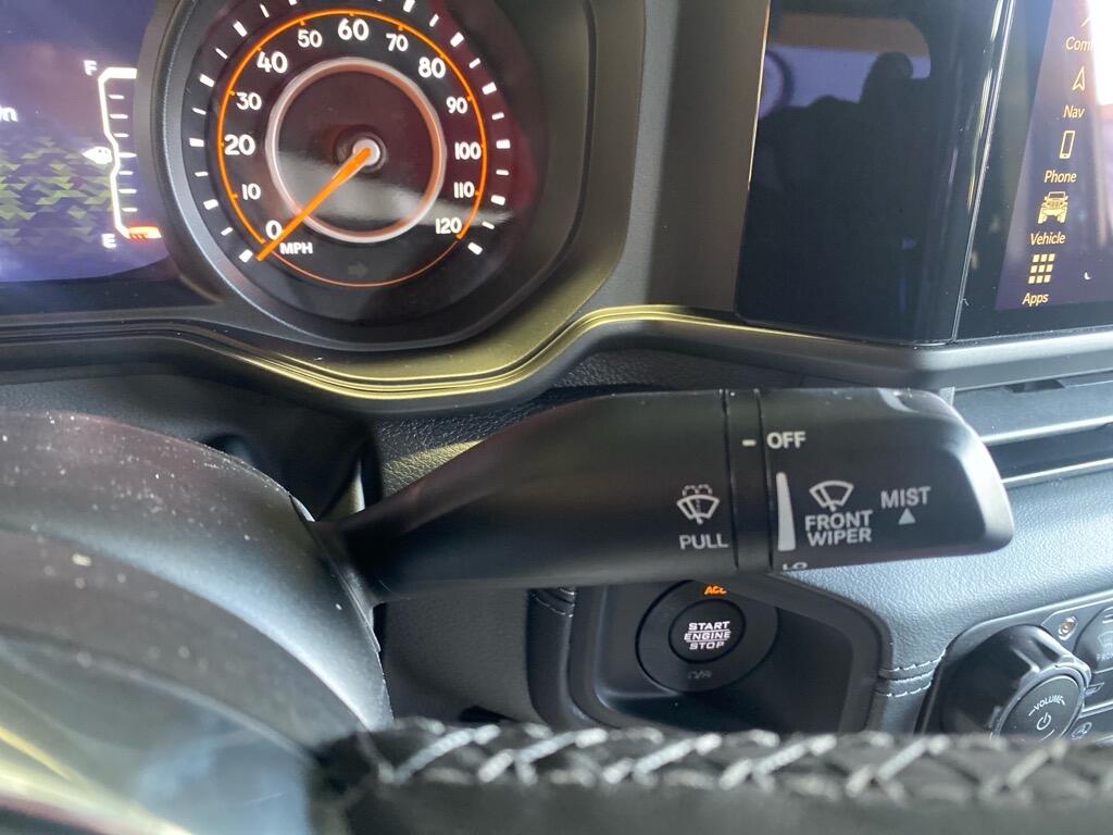 2025 Jeep Wrangler 4-Door Sahara - Photo 30
