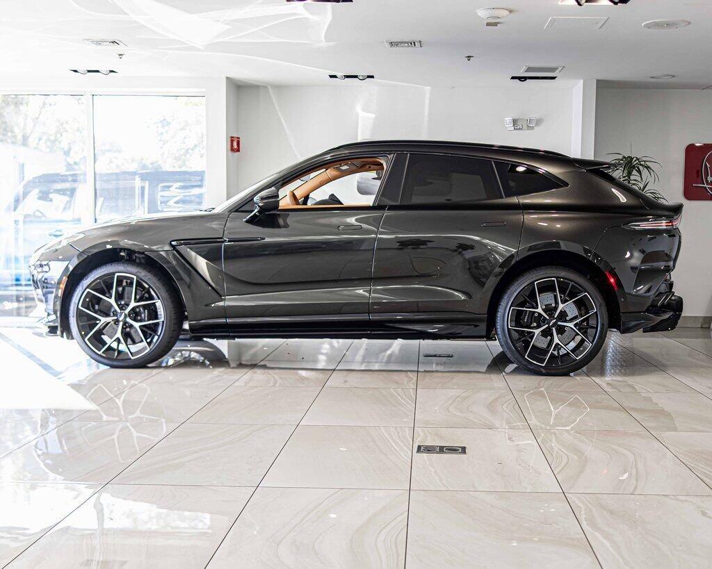 2026 Aston Martin DBX 707 - Photo 6
