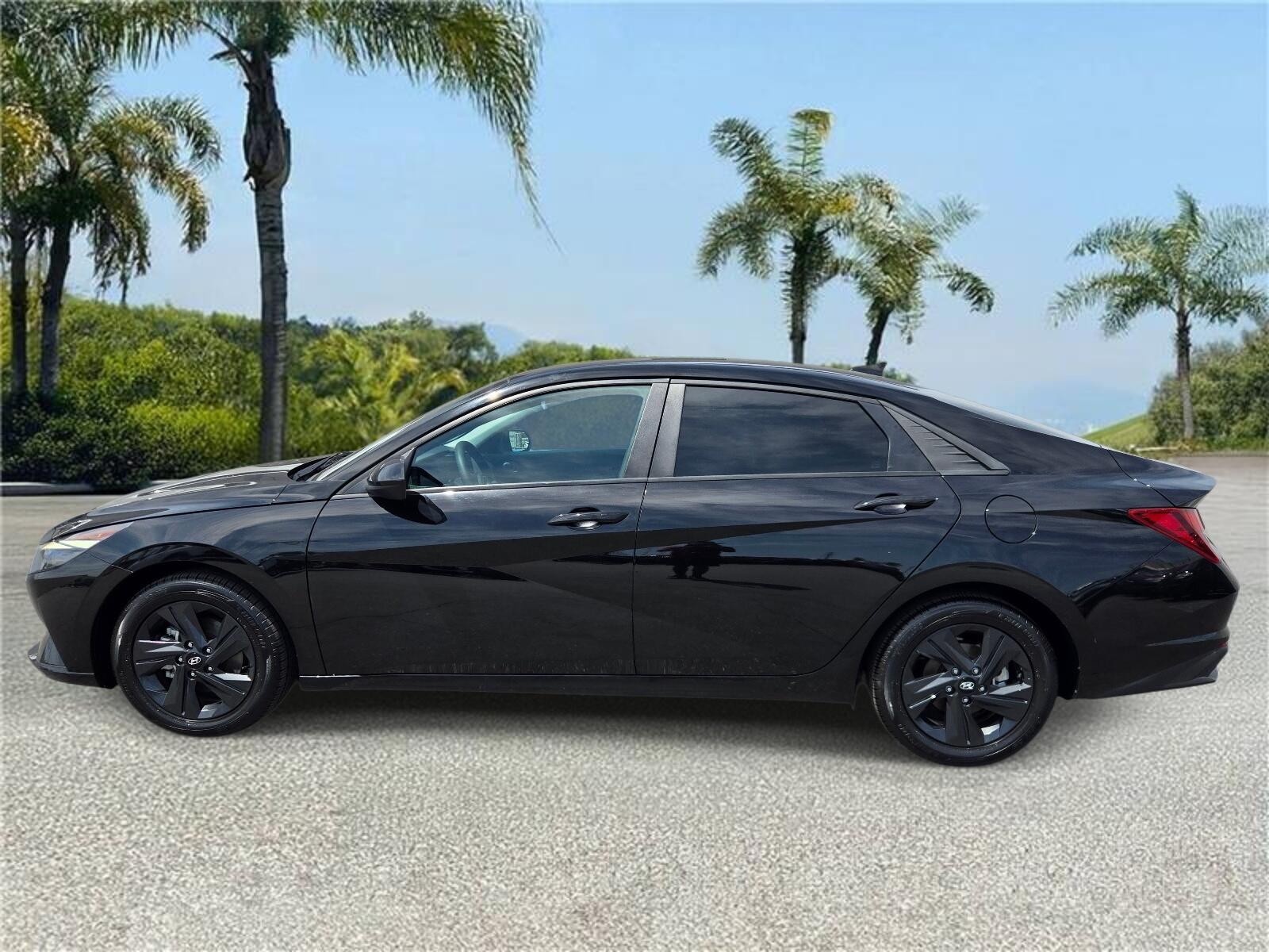 Used 2022 Hyundai Elantra SEL with VIN KMHLM4AG5NU323315 for sale in Downey, CA