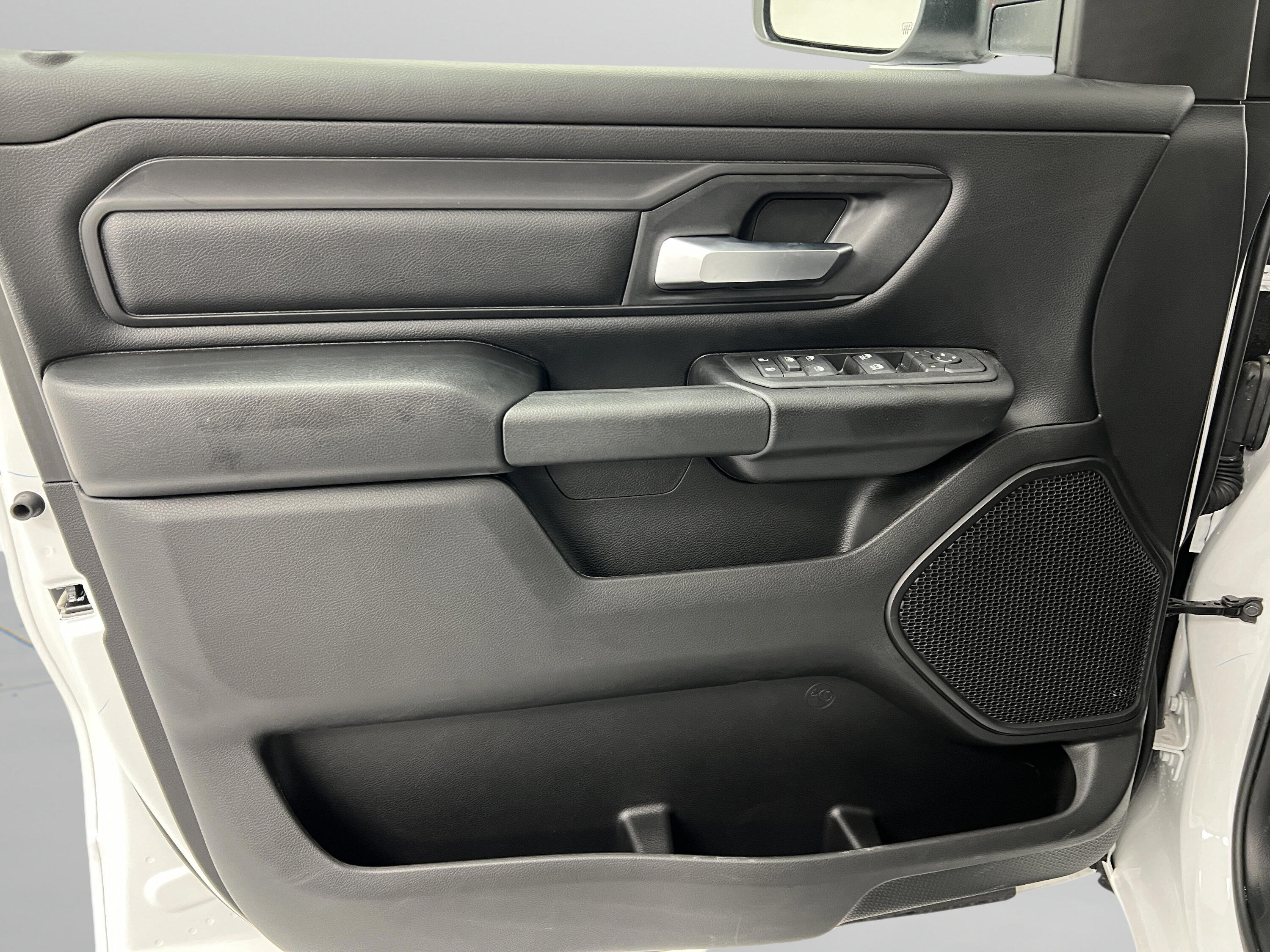 2026 RAM 1500 Express - Photo 15