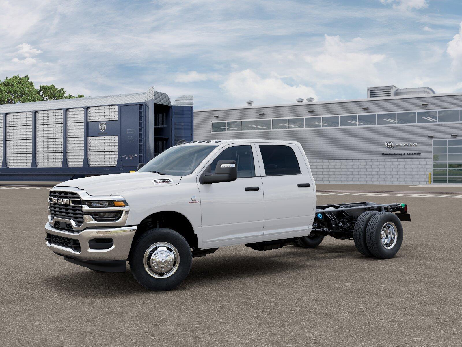 2027 RAM 3500 Chassis Cab 3500 Tradesman Crew Cab Chassis 4x4 60' Ca