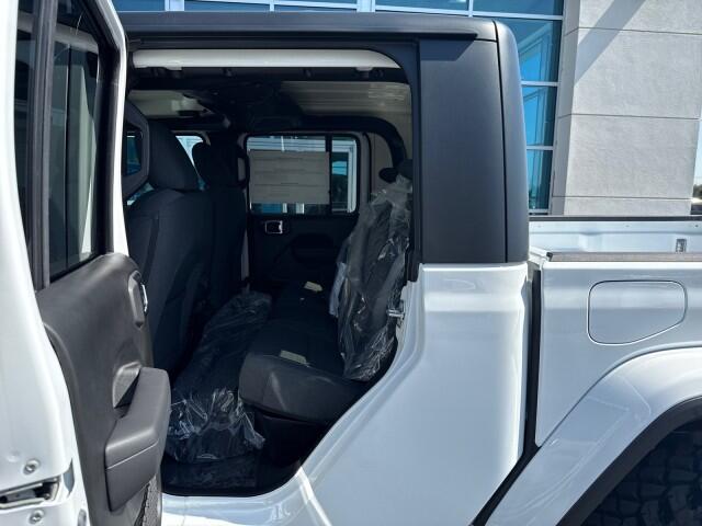 2025 Jeep Gladiator Willys - Photo 19