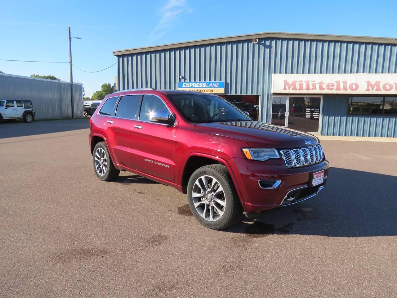 Used 2017 Jeep Grand Cherokee Overland with VIN 1C4RJFCG0HC728637 for sale in Fairmont, Minnesota