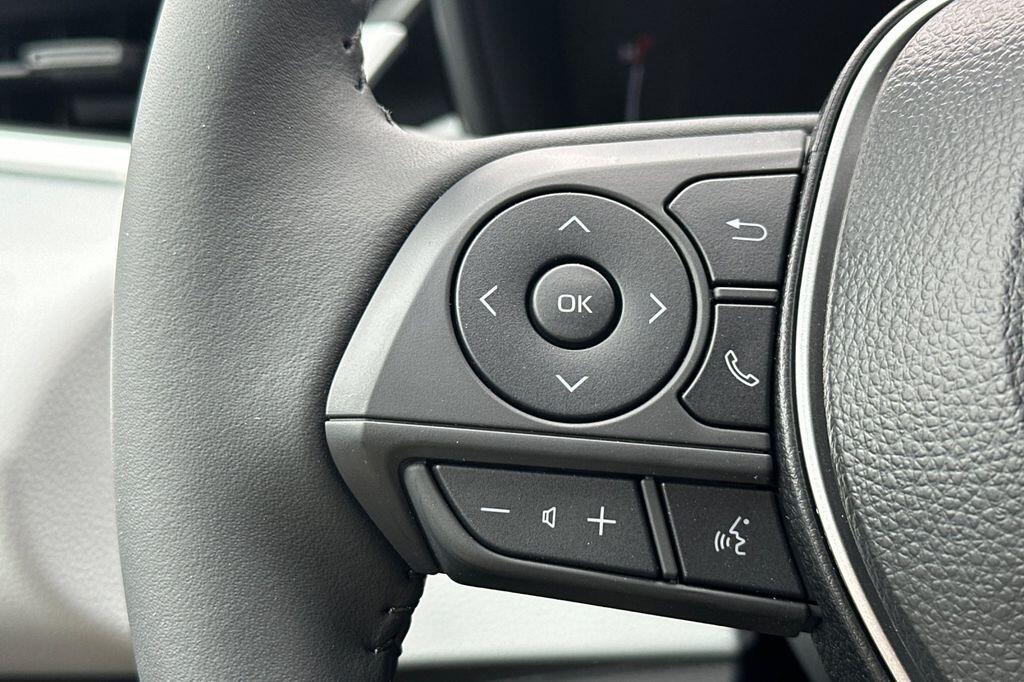 2025 Toyota Corolla SE - Photo 24