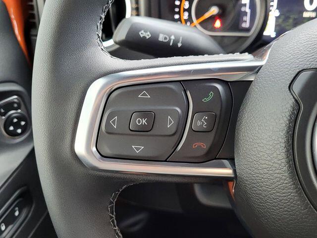 2025 Jeep Wrangler 4-Door Sahara - Photo 13