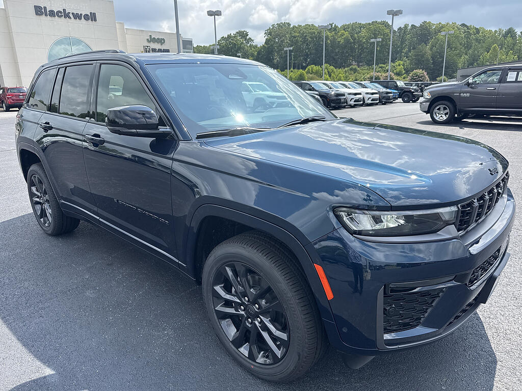 2026 Jeep Grand Cherokee Grand Cherokee Limited Reserve 4x4