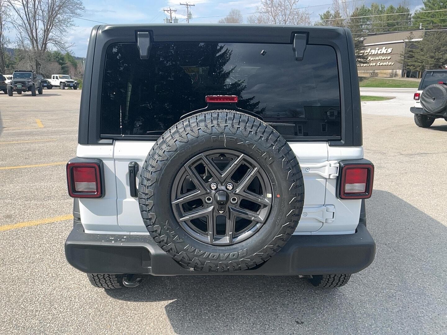 View vehicle photo 6