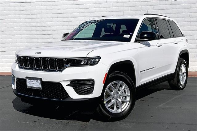 2025 Jeep Grand Cherokee Laredo's photo