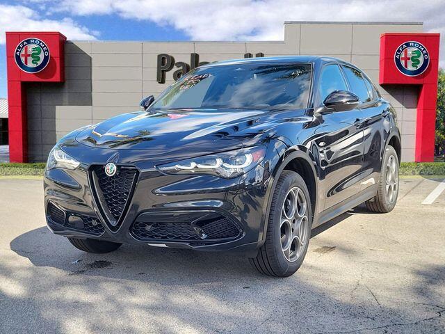 2025 Alfa Romeo Stelvio Base's photo