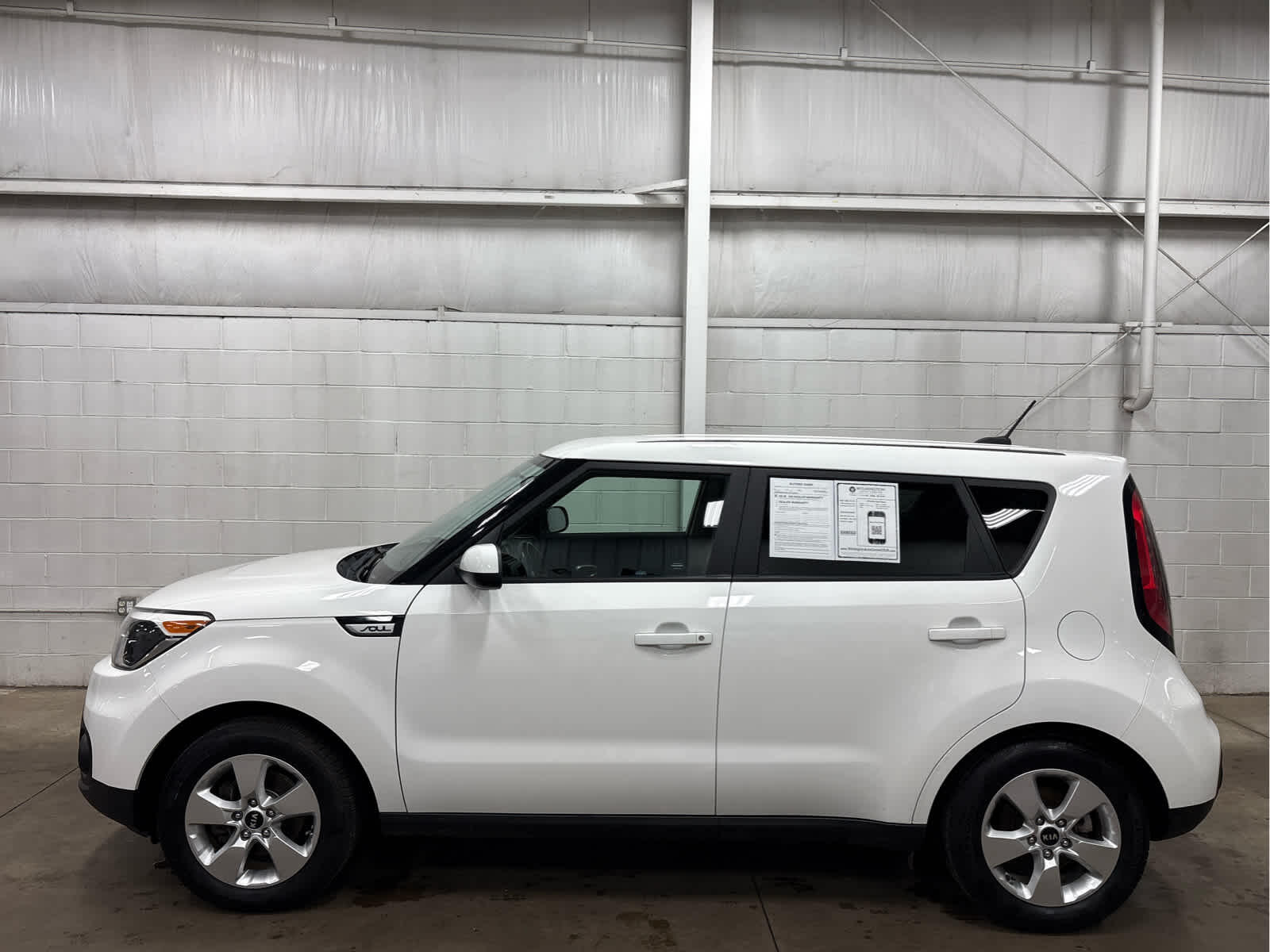Used 2018 Kia Soul Base with VIN KNDJN2A25J7549493 for sale in Wilmington, OH