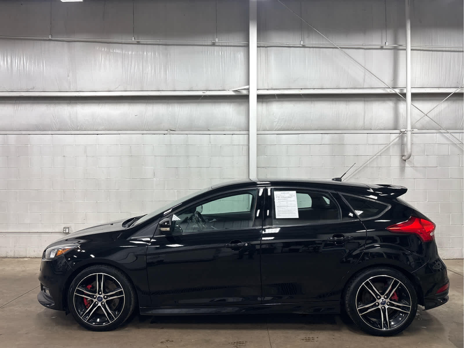 Used 2016 Ford Focus ST with VIN 1FADP3L93GL304172 for sale in Wilmington, OH