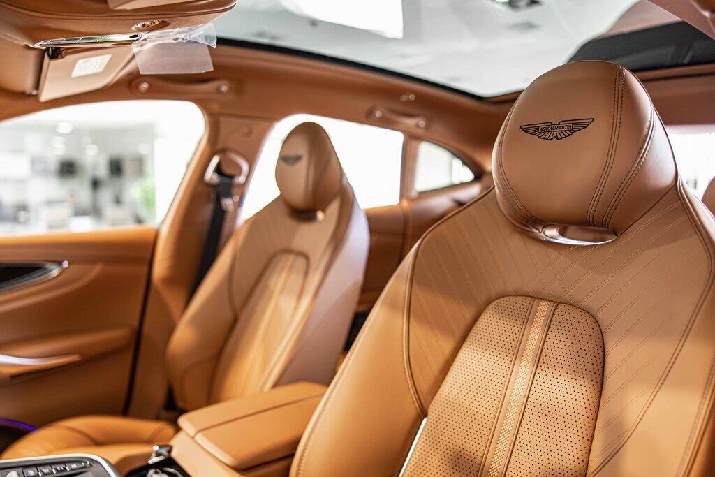 2026 Aston Martin DBX 707 - Photo 18