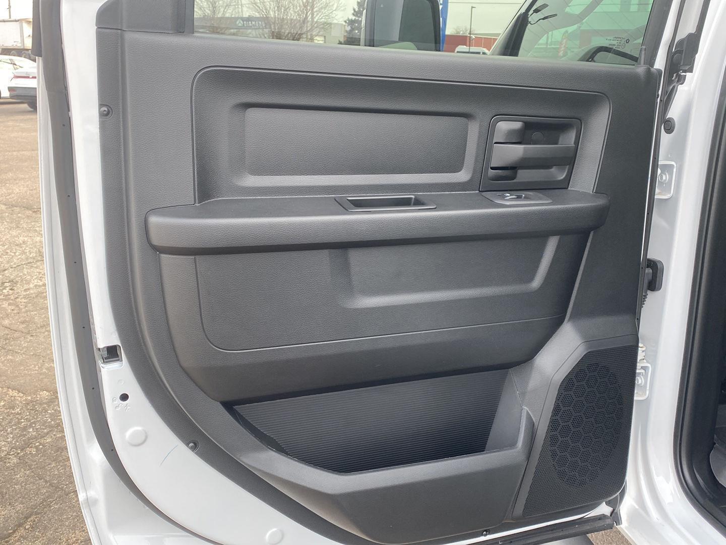 2026 RAM 3500 Tradesman - Photo 16