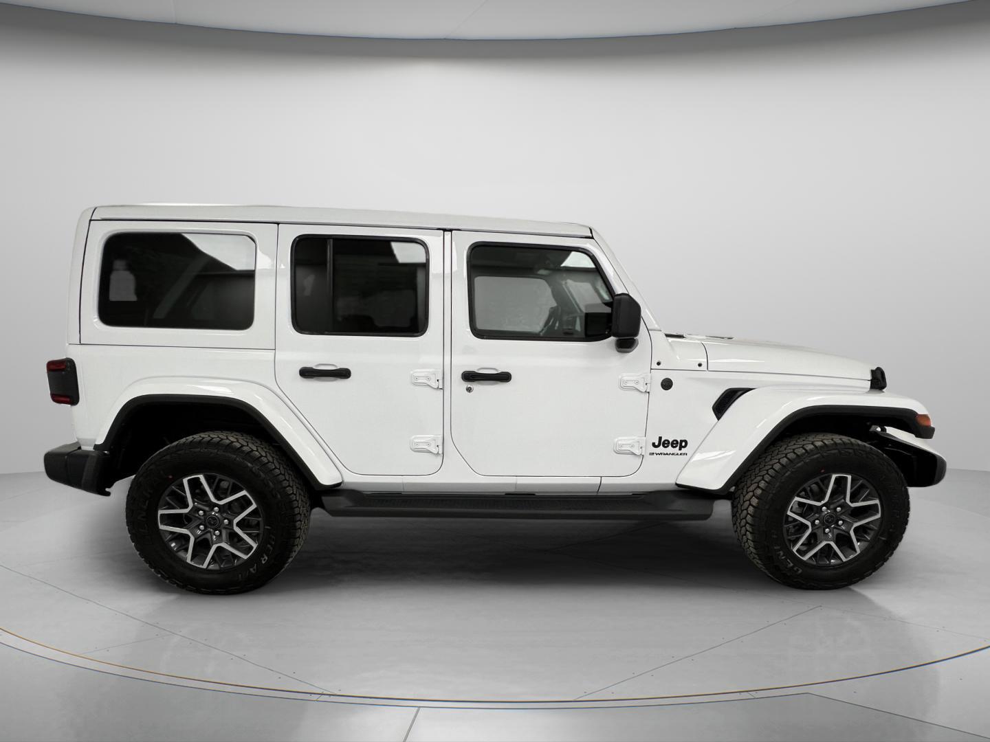 2026 Jeep Wrangler 4-Door Sahara - Photo 9