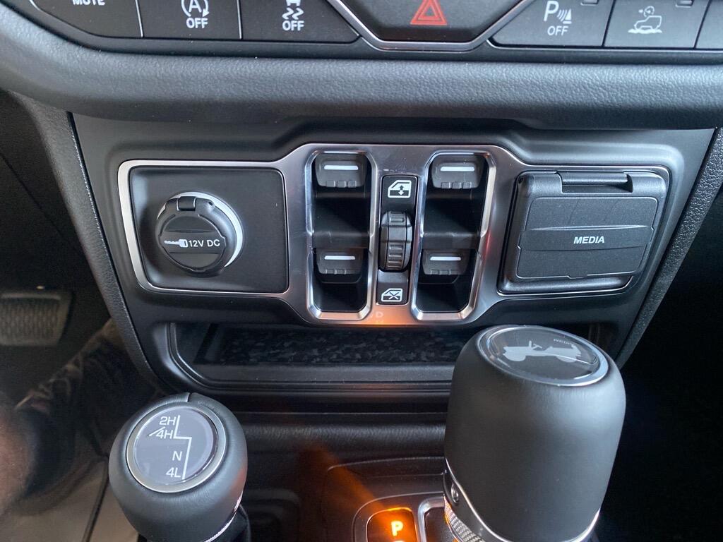 2025 Jeep Wrangler 4-Door Sahara - Photo 41