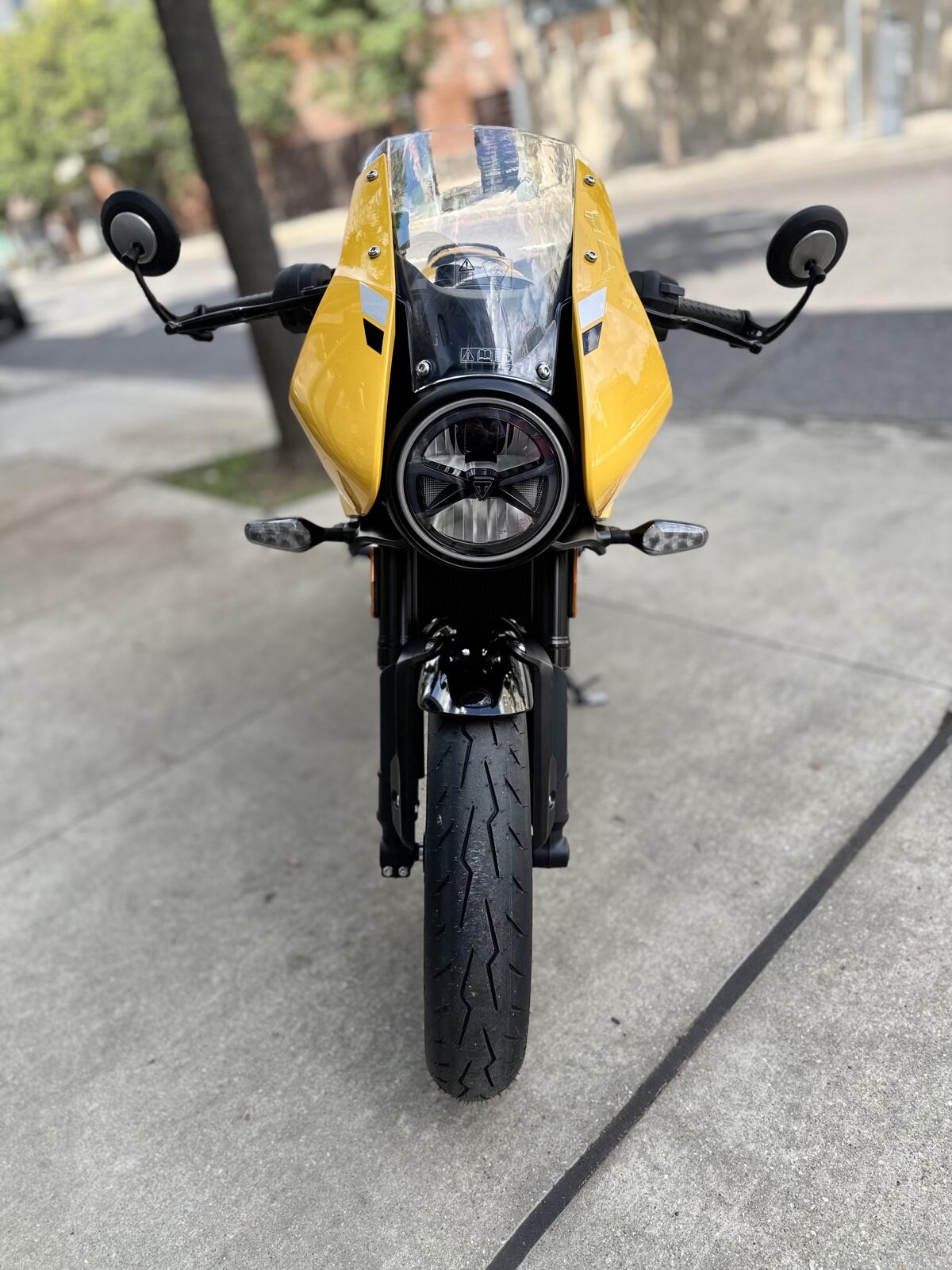New 2026 Triumph THRUXTON 400 