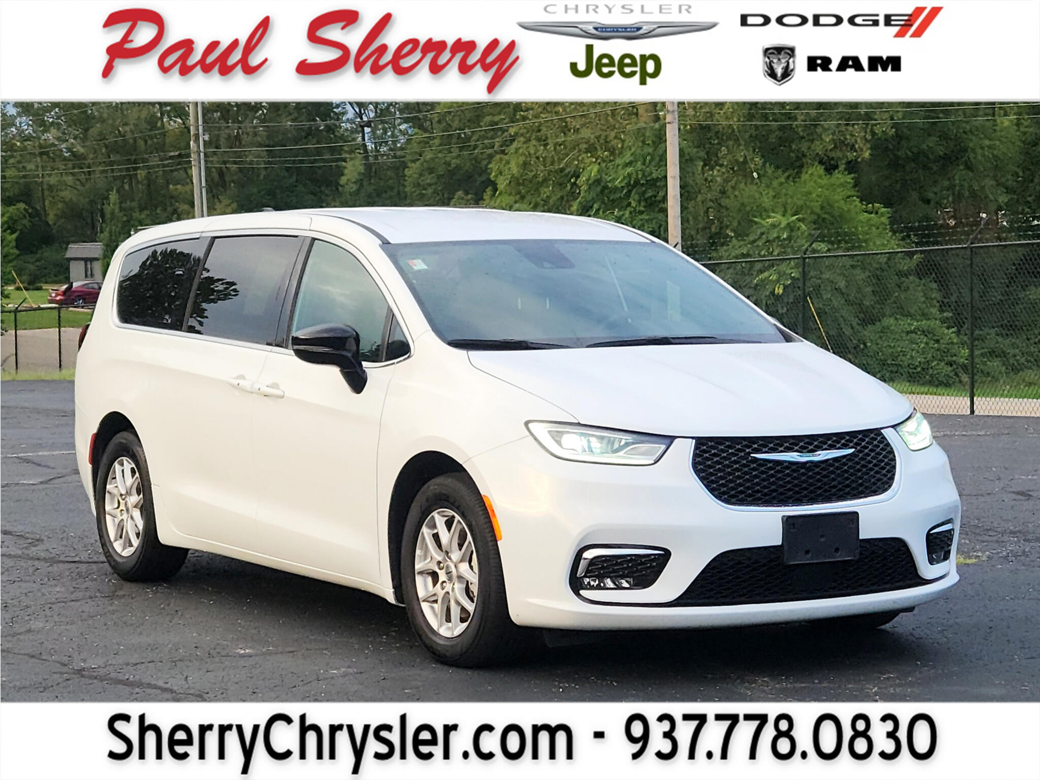 2025 Chrysler Pacifica Select