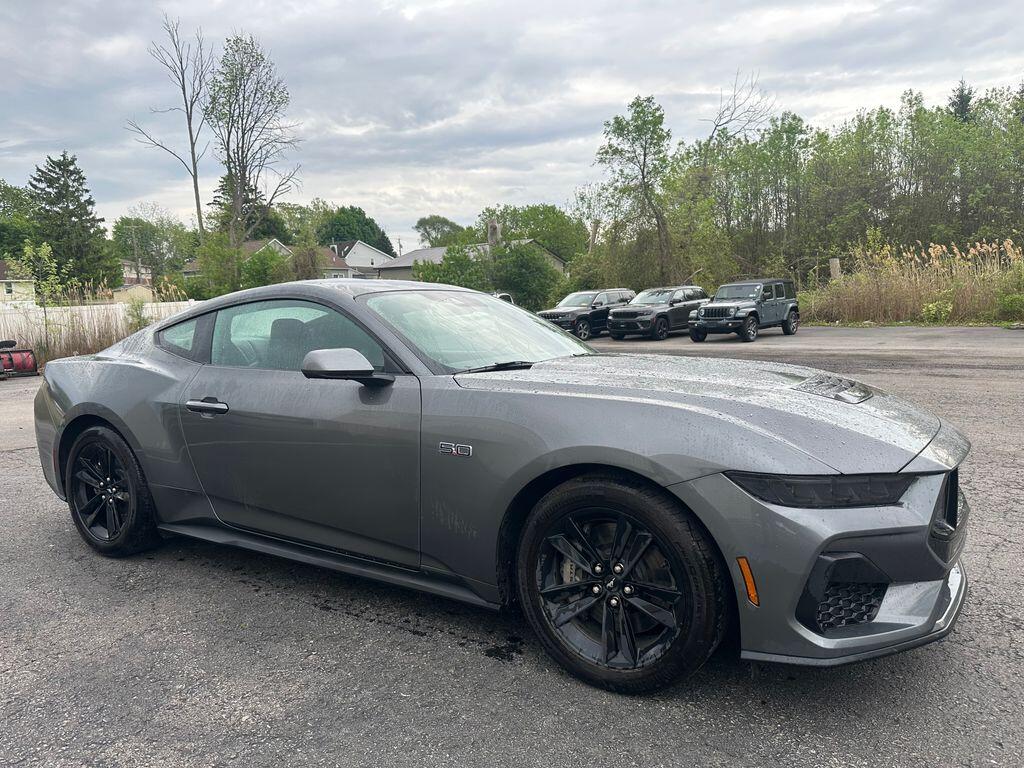 2025 Ford Mustang GT Fastback's photo
