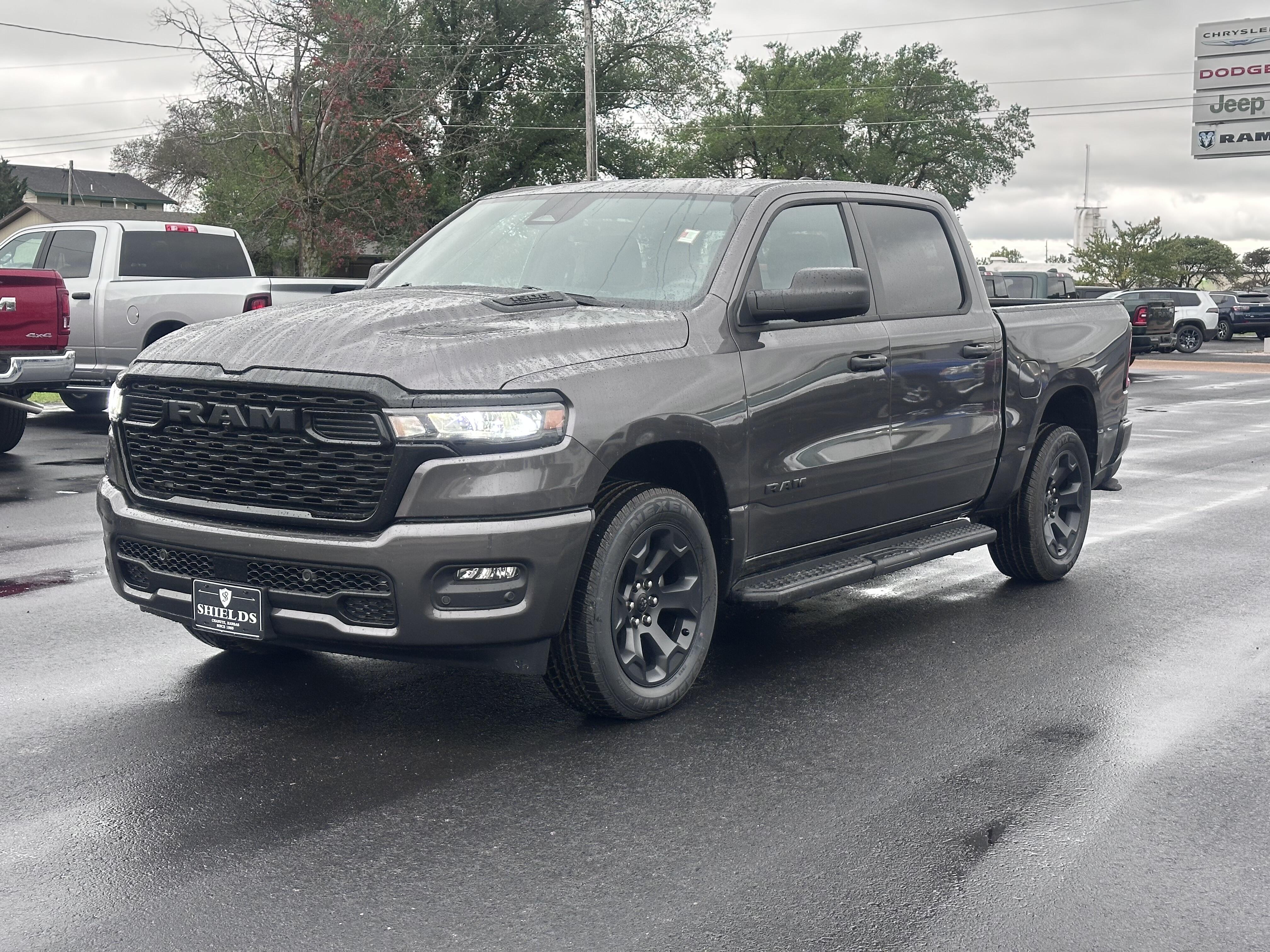 2027 RAM 1500 1500 Express Crew Cab 4x4 5'7' Box